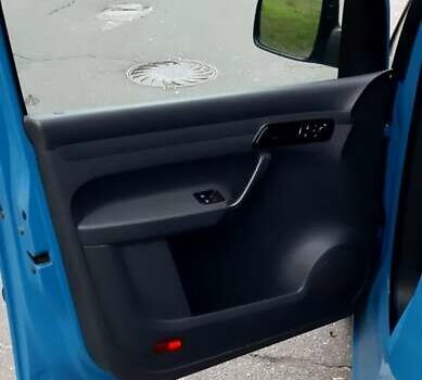 Синій Фольксваген Кадді, об'ємом двигуна 1.2 л та пробігом 251 тис. км за 6300 $, фото 12 на Automoto.ua