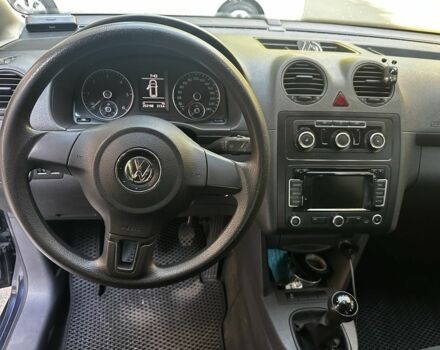 Синий Фольксваген Кадди, объемом двигателя 1.6 л и пробегом 252 тыс. км за 9000 $, фото 7 на Automoto.ua