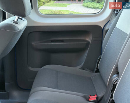 Синий Фольксваген Кадди, объемом двигателя 0 л и пробегом 246 тыс. км за 10850 $, фото 61 на Automoto.ua