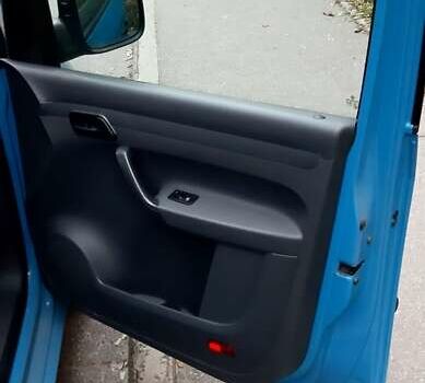 Синій Фольксваген Кадді, об'ємом двигуна 1.2 л та пробігом 251 тис. км за 6300 $, фото 4 на Automoto.ua