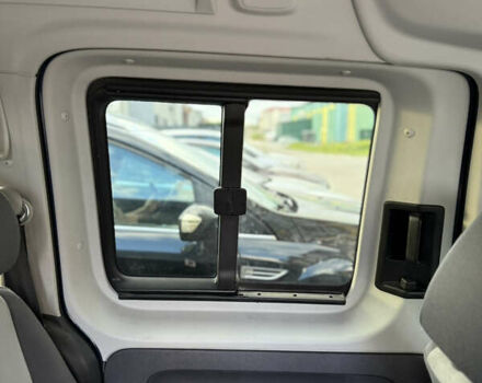 Синий Фольксваген Кадди, объемом двигателя 1.6 л и пробегом 183 тыс. км за 12499 $, фото 22 на Automoto.ua