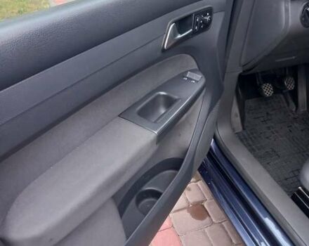 Синий Фольксваген Кадди, объемом двигателя 1.6 л и пробегом 250 тыс. км за 9200 $, фото 12 на Automoto.ua