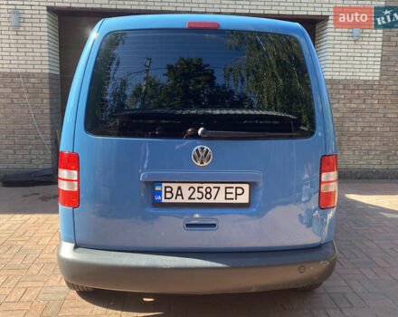 Синий Фольксваген Кадди, объемом двигателя 1.6 л и пробегом 286 тыс. км за 9600 $, фото 3 на Automoto.ua