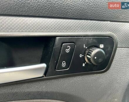 Синий Фольксваген Кадди, объемом двигателя 2 л и пробегом 275 тыс. км за 12590 $, фото 16 на Automoto.ua