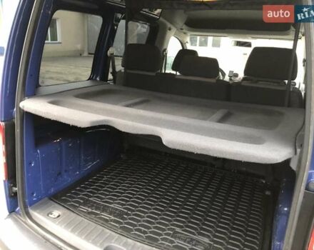 Синій Фольксваген Кадді, об'ємом двигуна 2 л та пробігом 200 тис. км за 10500 $, фото 16 на Automoto.ua