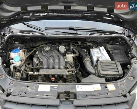 Синій Фольксваген Кадді, об'ємом двигуна 2 л та пробігом 200 тис. км за 10500 $, фото 2 на Automoto.ua