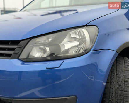 Синій Фольксваген Кадді, об'ємом двигуна 1.6 л та пробігом 251 тис. км за 12000 $, фото 4 на Automoto.ua