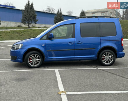 Синій Фольксваген Кадді, об'ємом двигуна 1.6 л та пробігом 251 тис. км за 12000 $, фото 5 на Automoto.ua