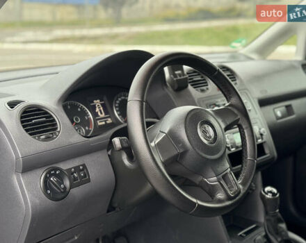 Синій Фольксваген Кадді, об'ємом двигуна 1.6 л та пробігом 251 тис. км за 12000 $, фото 14 на Automoto.ua