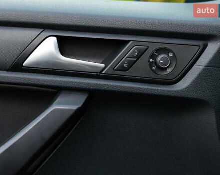 Синий Фольксваген Кадди, объемом двигателя 2 л и пробегом 257 тыс. км за 18800 $, фото 21 на Automoto.ua