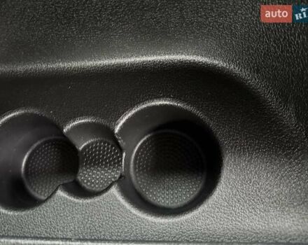 Синій Фольксваген Кадді, об'ємом двигуна 2 л та пробігом 239 тис. км за 16750 $, фото 108 на Automoto.ua