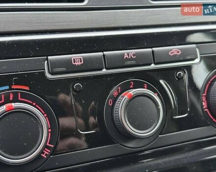 Синий Фольксваген Кадди, объемом двигателя 1 л и пробегом 230 тыс. км за 12800 $, фото 25 на Automoto.ua