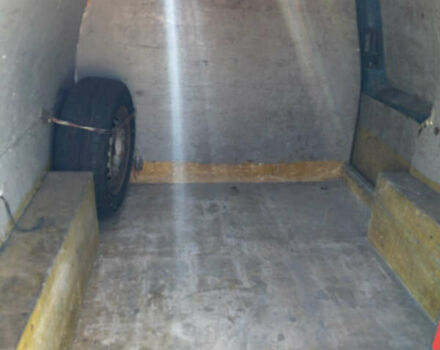 Зеленый Фольксваген Кадди, объемом двигателя 1.39 л и пробегом 250 тыс. км за 3117 $, фото 5 на Automoto.ua