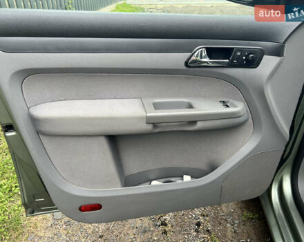 Зеленый Фольксваген Кадди, объемом двигателя 1.6 л и пробегом 285 тыс. км за 5700 $, фото 12 на Automoto.ua