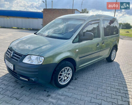 Зеленый Фольксваген Кадди, объемом двигателя 1.6 л и пробегом 285 тыс. км за 5700 $, фото 2 на Automoto.ua