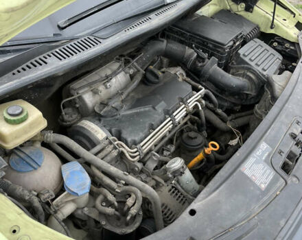 Зеленый Фольксваген Кадди, объемом двигателя 2 л и пробегом 303 тыс. км за 6000 $, фото 8 на Automoto.ua