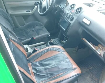 Зеленый Фольксваген Кадди, объемом двигателя 2 л и пробегом 320 тыс. км за 4000 $, фото 5 на Automoto.ua