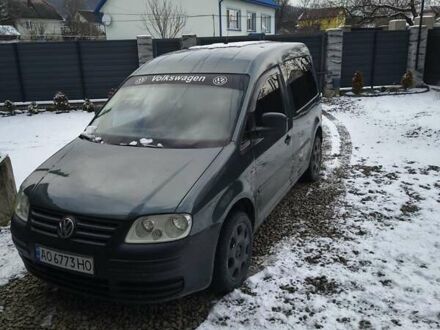 Зеленый Фольксваген Кадди, объемом двигателя 2 л и пробегом 388 тыс. км за 5550 $, фото 1 на Automoto.ua