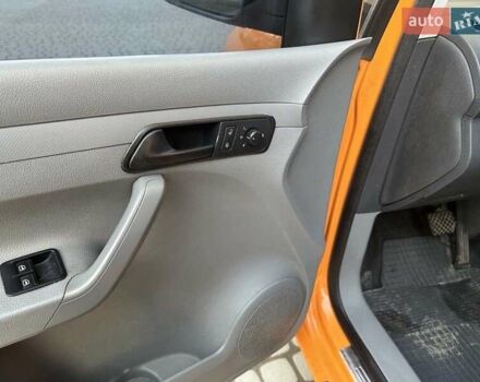 Оранжевый Фольксваген Кадди, объемом двигателя 1.9 л и пробегом 238 тыс. км за 5900 $, фото 6 на Automoto.ua