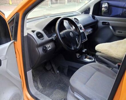 Оранжевый Фольксваген Кадди, объемом двигателя 1.9 л и пробегом 236 тыс. км за 6300 $, фото 4 на Automoto.ua