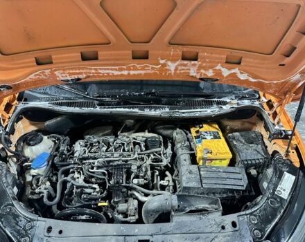 Помаранчевий Фольксваген Кадді, об'ємом двигуна 1.6 л та пробігом 292 тис. км за 9999 $, фото 6 на Automoto.ua