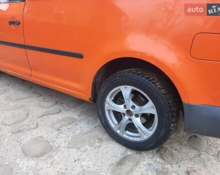 Оранжевый Фольксваген Кадди, объемом двигателя 2 л и пробегом 400 тыс. км за 6500 $, фото 11 на Automoto.ua