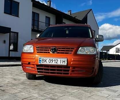 Оранжевый Фольксваген Кадди, объемом двигателя 1.9 л и пробегом 270 тыс. км за 6000 $, фото 1 на Automoto.ua