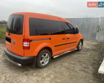Оранжевый Фольксваген Кадди, объемом двигателя 1.6 л и пробегом 280 тыс. км за 10600 $, фото 3 на Automoto.ua