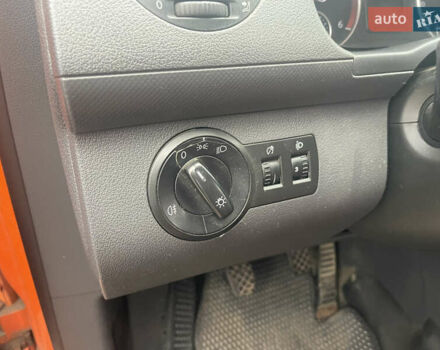 Оранжевый Фольксваген Кадди, объемом двигателя 1.6 л и пробегом 280 тыс. км за 10600 $, фото 9 на Automoto.ua