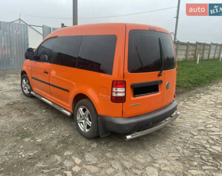 Оранжевый Фольксваген Кадди, объемом двигателя 1.6 л и пробегом 280 тыс. км за 10600 $, фото 4 на Automoto.ua
