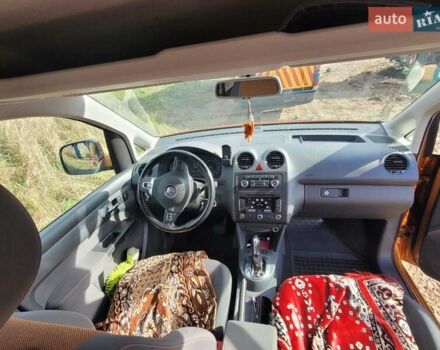 Оранжевый Фольксваген Кадди, объемом двигателя 2 л и пробегом 120 тыс. км за 15500 $, фото 1 на Automoto.ua