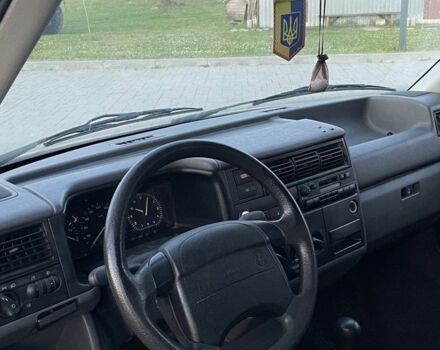 Білий Фольксваген Каравелла, об'ємом двигуна 1.9 л та пробігом 376 тис. км за 4950 $, фото 5 на Automoto.ua