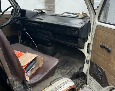 Білий Фольксваген Каравелла, об'ємом двигуна 1.6 л та пробігом 380 тис. км за 800 $, фото 6 на Automoto.ua