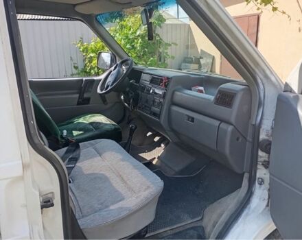 Белый Фольксваген Каравелла, объемом двигателя 1.9 л и пробегом 400 тыс. км за 4200 $, фото 5 на Automoto.ua