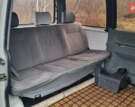 Білий Фольксваген Каравелла, об'ємом двигуна 2.5 л та пробігом 342 тис. км за 2550 $, фото 6 на Automoto.ua