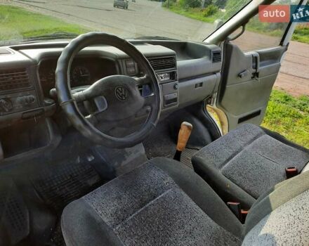 Белый Фольксваген Каравелла, объемом двигателя 2.4 л и пробегом 500 тыс. км за 2999 $, фото 27 на Automoto.ua