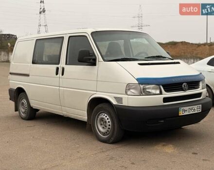 Белый Фольксваген Каравелла, объемом двигателя 2.5 л и пробегом 408 тыс. км за 7300 $, фото 1 на Automoto.ua