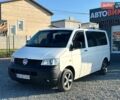 Белый Фольксваген Каравелла, объемом двигателя 2.5 л и пробегом 250 тыс. км за 9500 $, фото 1 на Automoto.ua