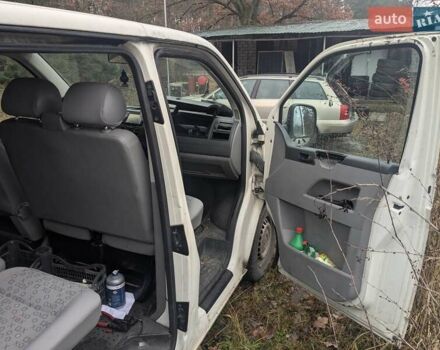 Белый Фольксваген Каравелла, объемом двигателя 2.5 л и пробегом 370 тыс. км за 6000 $, фото 2 на Automoto.ua