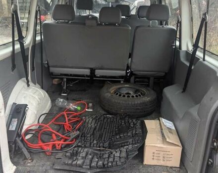 Белый Фольксваген Каравелла, объемом двигателя 2.5 л и пробегом 370 тыс. км за 6000 $, фото 5 на Automoto.ua