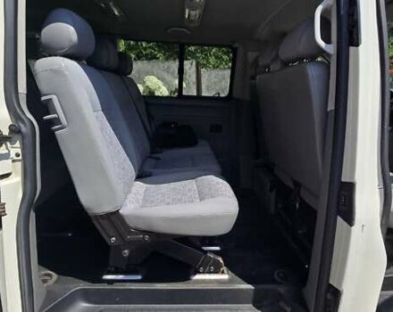 Белый Фольксваген Каравелла, объемом двигателя 2.46 л и пробегом 252 тыс. км за 9999 $, фото 20 на Automoto.ua