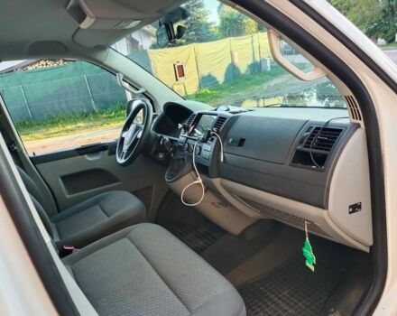 Белый Фольксваген Каравелла, объемом двигателя 2 л и пробегом 208 тыс. км за 8200 $, фото 18 на Automoto.ua