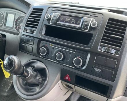 Білий Фольксваген Каравелла, об'ємом двигуна 2 л та пробігом 124 тис. км за 4300 $, фото 9 на Automoto.ua