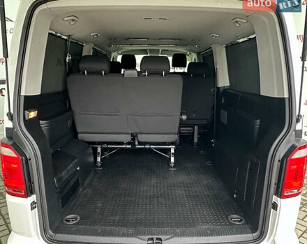 Белый Фольксваген Каравелла, объемом двигателя 2 л и пробегом 159 тыс. км за 32950 $, фото 6 на Automoto.ua