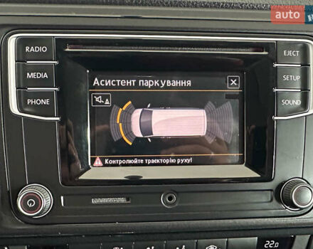 Білий Фольксваген Каравелла, об'ємом двигуна 2 л та пробігом 159 тис. км за 32950 $, фото 16 на Automoto.ua