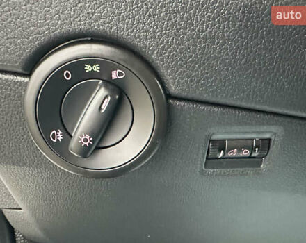 Білий Фольксваген Каравелла, об'ємом двигуна 2 л та пробігом 159 тис. км за 32950 $, фото 12 на Automoto.ua