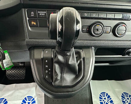 Белый Фольксваген Каравелла, объемом двигателя 2 л и пробегом 159 тыс. км за 32950 $, фото 17 на Automoto.ua