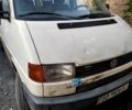 Белый Фольксваген Каравелла, объемом двигателя 2.4 л и пробегом 379 тыс. км за 3500 $, фото 1 на Automoto.ua