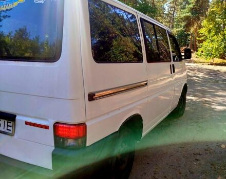 Белый Фольксваген Каравелла, объемом двигателя 2.4 л и пробегом 300 тыс. км за 3500 $, фото 2 на Automoto.ua