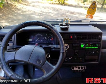 Белый Фольксваген Каравелла, объемом двигателя 2.4 л и пробегом 300 тыс. км за 3500 $, фото 4 на Automoto.ua